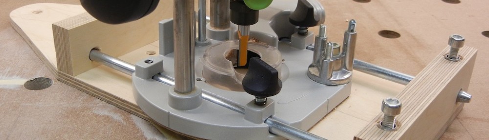Fräszirkel mit eingesetzter Oberfräse