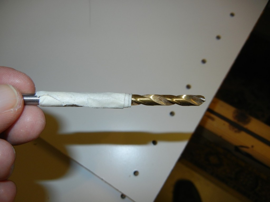 Klebeband als Bohrstop