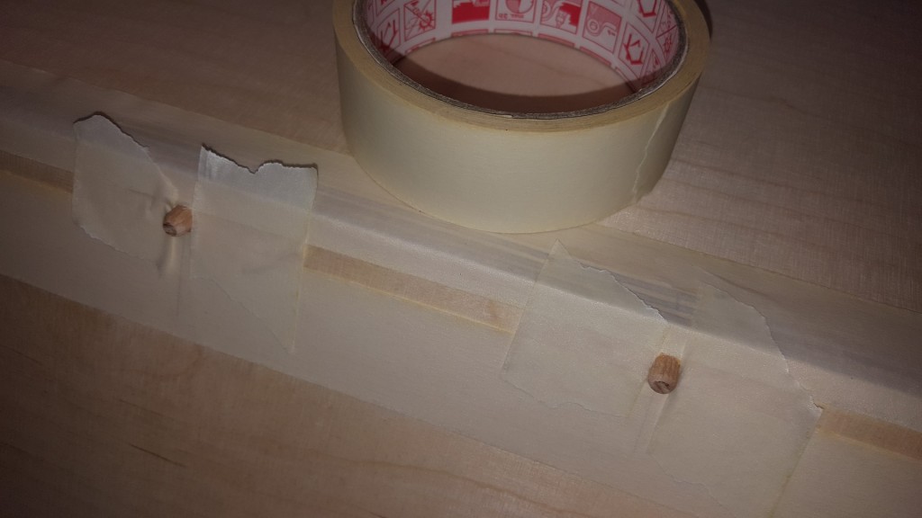 Werkstück abkleben vor dem Kürzen der Dübel